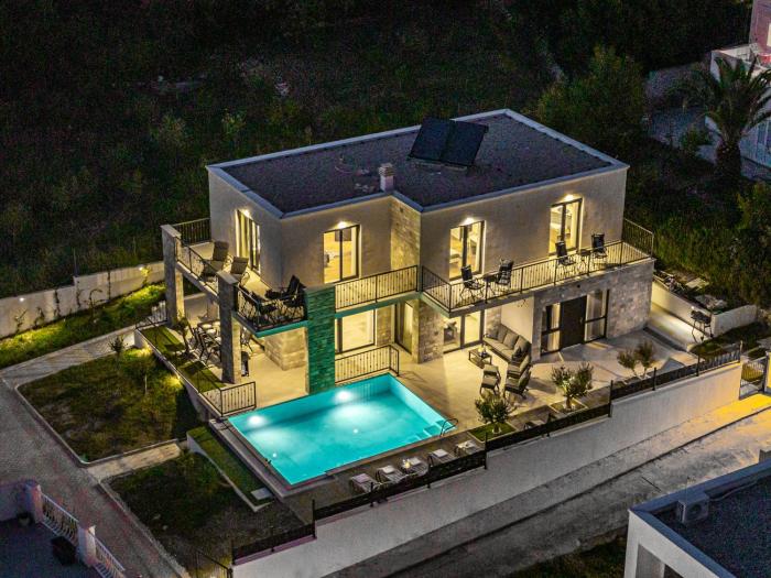 Villa Lav Lux Elegant Residence with Private Heated Pool