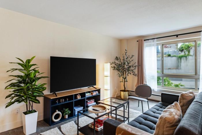 2 BR next to Seattle Convention Center and Paramount Theater - downtown Seattle