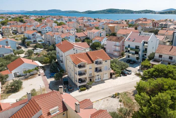 Apartments with parking space Srima - Vodice, Vodice - 23593