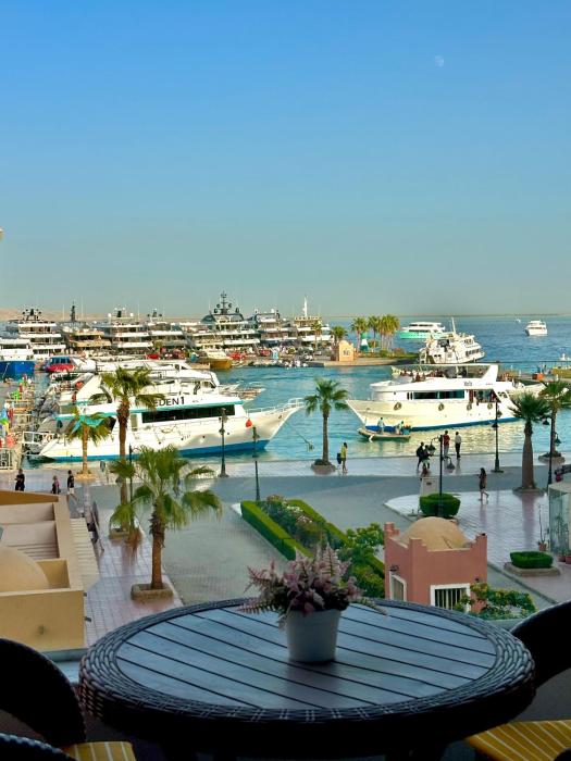 Sea view Marina stays