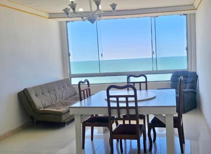 Apartamento Frente ao Mar, Calçadão Central