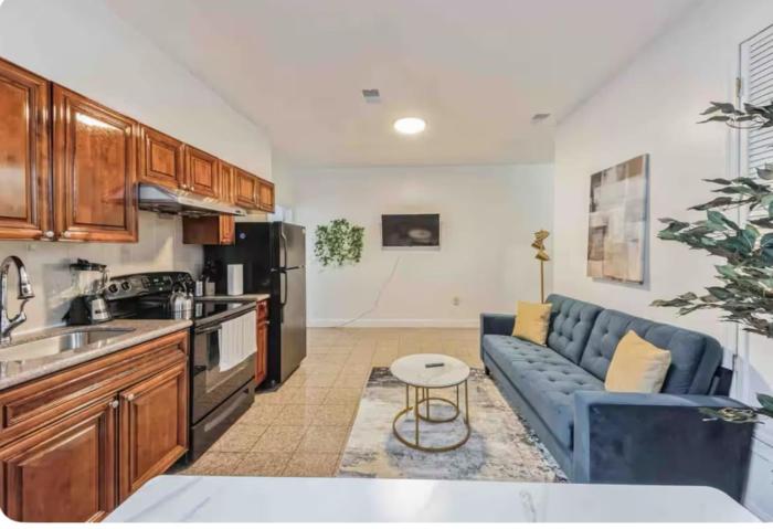 Across from Convention Center - Sleeps 6 - 3F