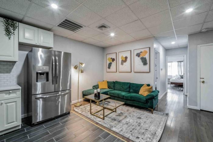 BRAND NEW Modern 2BR - Heart of Center City