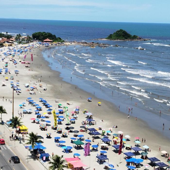 frente para o mar águas cristalinas