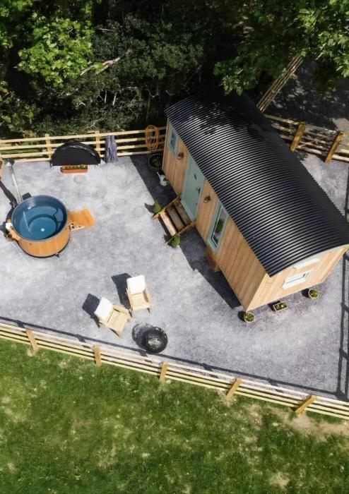 Elephant View Shepherds Hut