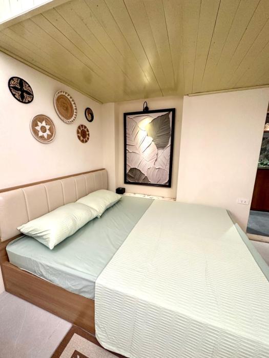 Hanoi An - 1walk to Hoan Kiem lake - Hanoi Center