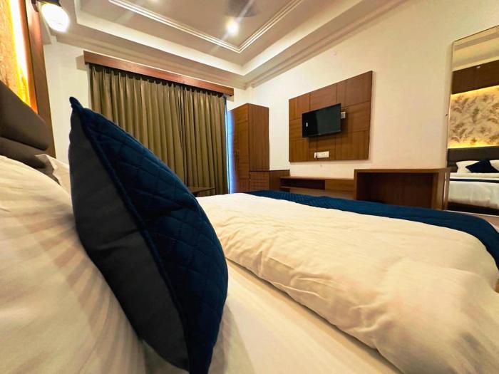 Horizon Banquet Pushkar - with Mountain View