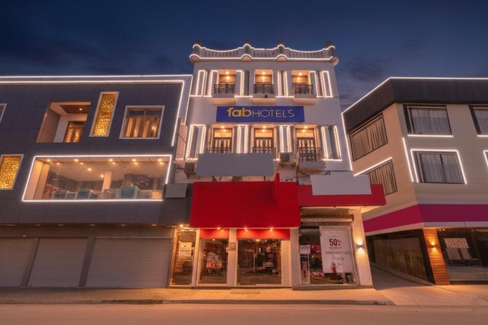 FabHotel Rivlet Premium - Nr Jama Masjid and Red Fort