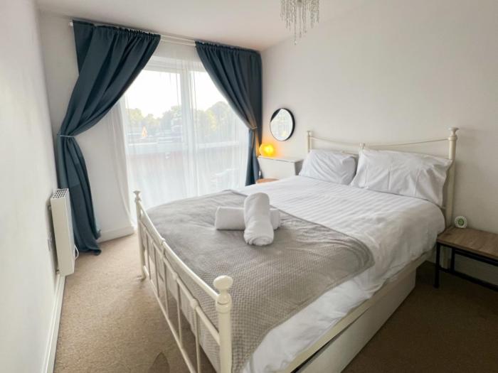 2 Bed City Centre Apartment by BrumStay UK