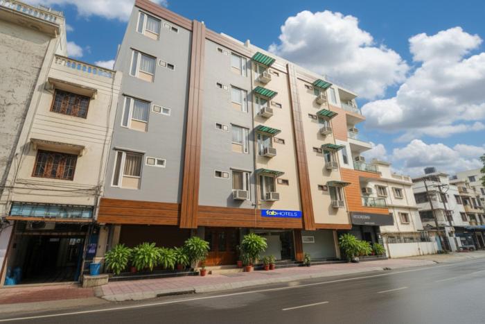 FabHotel Lime Tree Near Yashobhoomi Convention Centre
