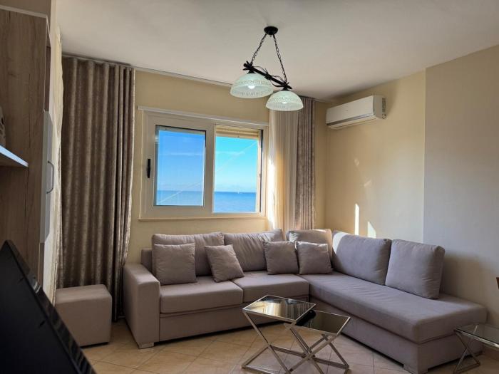 Cozy Seafront Apt Heart of Taulantia Promenade