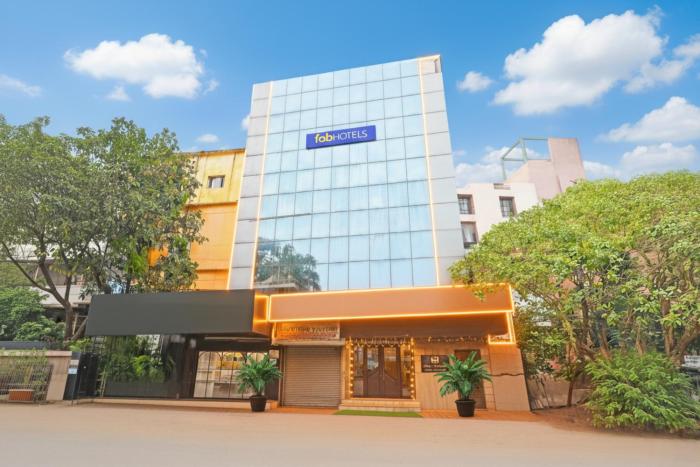 FabHotel Gulshan International - Nr Peter Cat Park Street