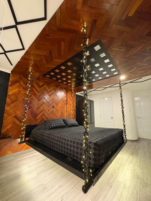 Suite Moderna y atrevida, Encadenados