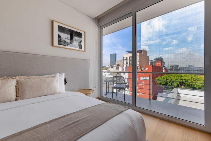 305 1Br Capitalia Modern with Rooftop Jacuzzi Gym