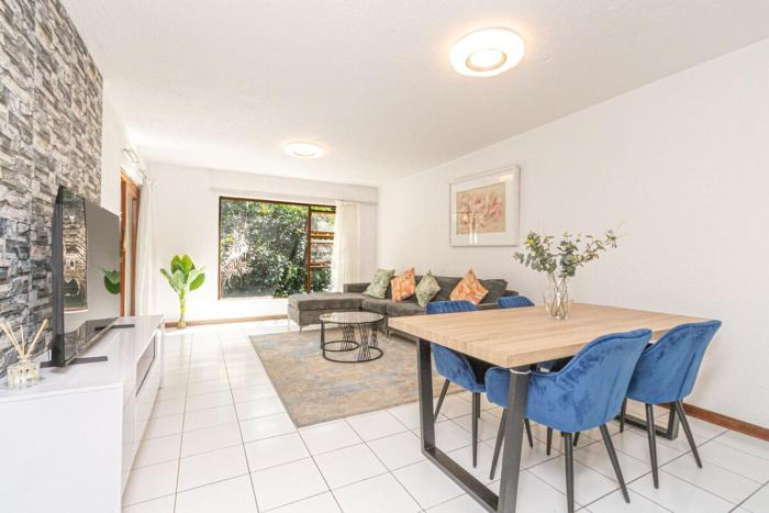 Sandton city 3 bedroom apartment with balcony