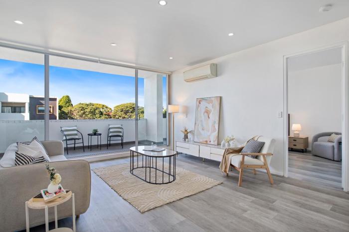 Warm and cozy 2BR home in Strathfield with parking