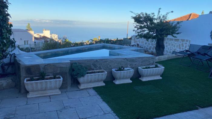 Casa Irma, Great Sea and Mountains Views, Rural House