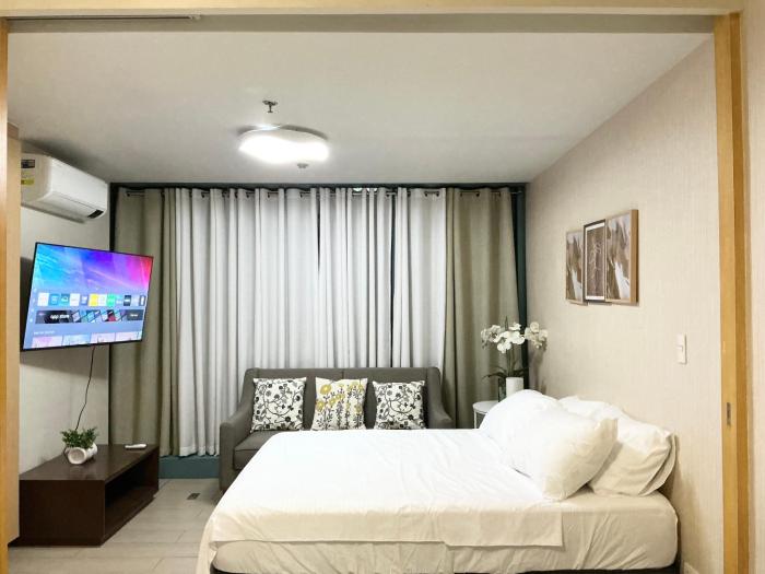 ONE UPTOWN RESIDENCE BGC 2-bed 1BR