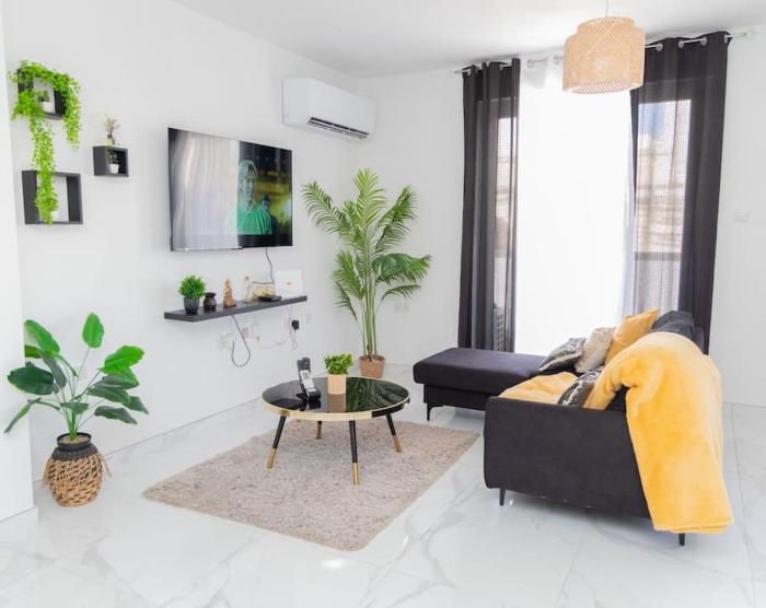 New Modern 3BRM APT 5 Min Walk-to Paceville Nightlife Nearby