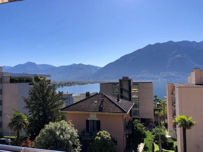 Casa Verbanella by HolAp SA