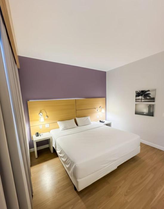 Moderno Flat no Gonzaga na quadra da Praia