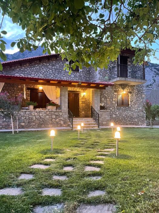 StoneNest Kalavryta -Luxury Stone Villa