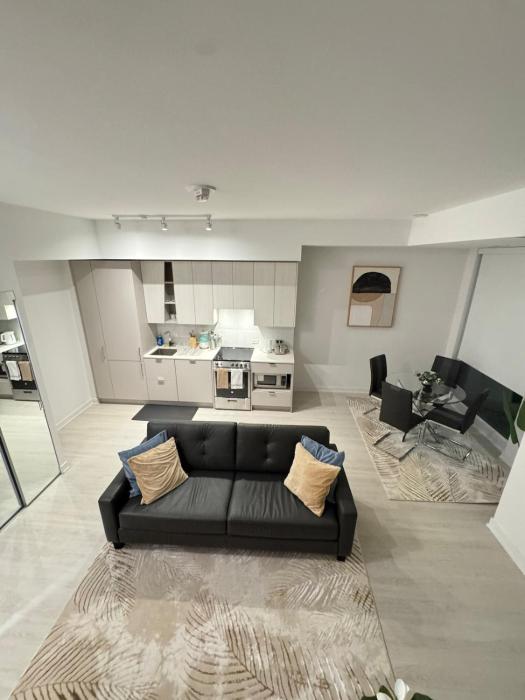 Spacious 3bedroom home in Square One Area