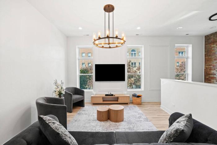 Chic Loft near United Center, UICIMD & Downtown