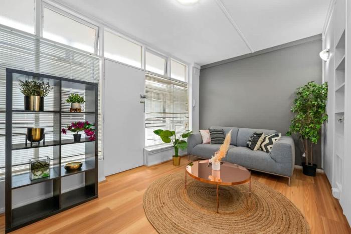 The Perfect St Kilda Summer Base Next to Beach