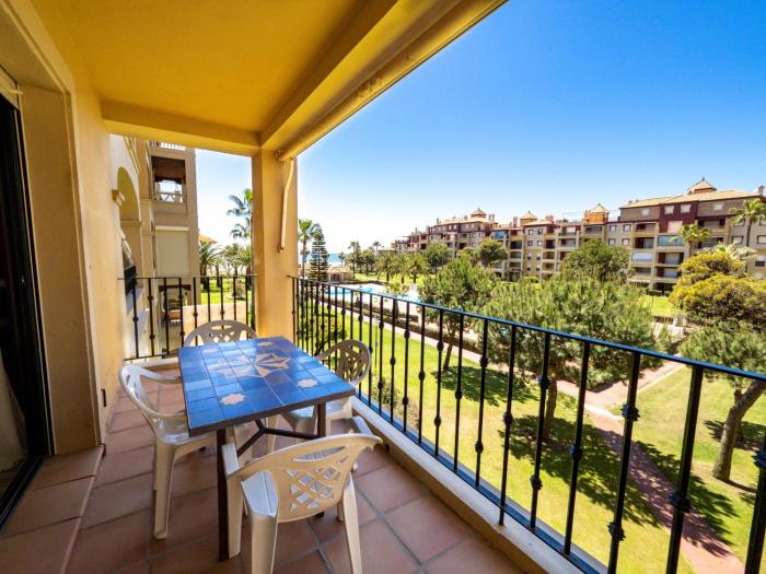 Alcaudon - Playa Isla Canela IAHL59P273