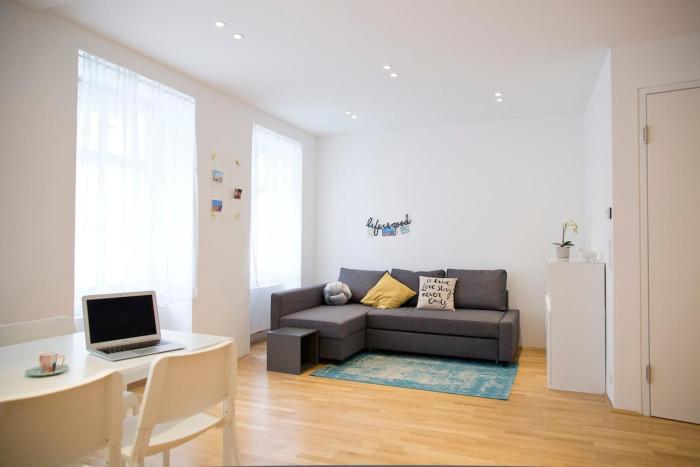 Modern 1BR by Rochusmarkt Walk to Vienna Center
