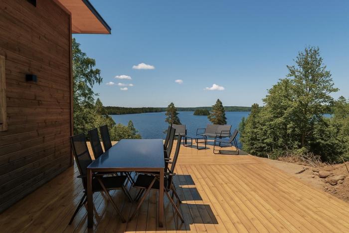 Holiday home with sauna and lake view in scenic Lonashult