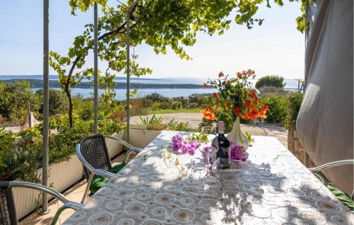 1 Bedroom Beautiful Apartment In Rab