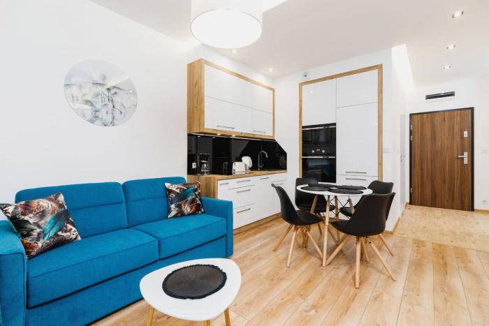 Rakowicka Modern Apartment with Bathtub By Noclegi Renters