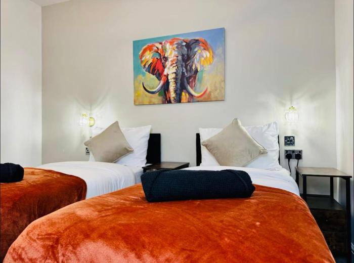 The Anfield Snug Terraced, 3 Bedroom Home with Ensuite & Free On-Street Parking