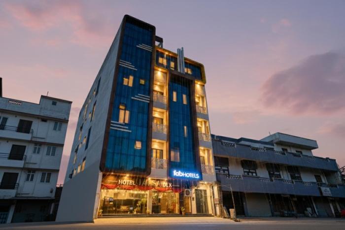 FabHotel Jalsa DLX