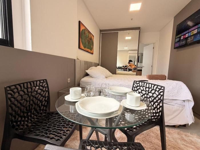 Studio, piscina, sinuca, academia sauna a 3 min praia