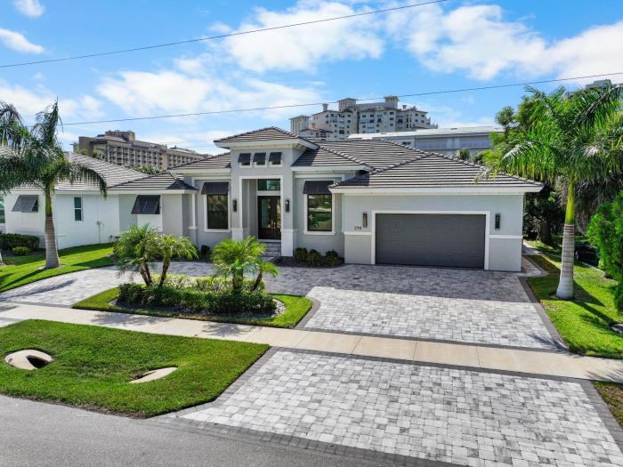 2023 Captiva home steps to the beachshopsdining
