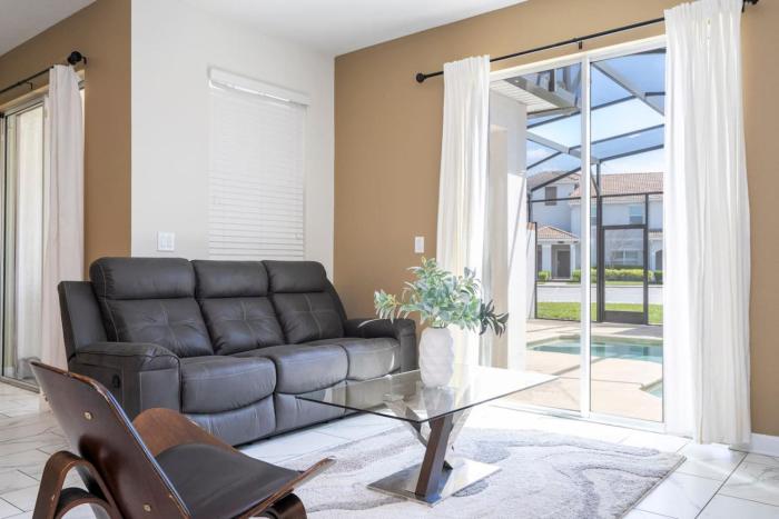 Four Bedroom Home With Pool