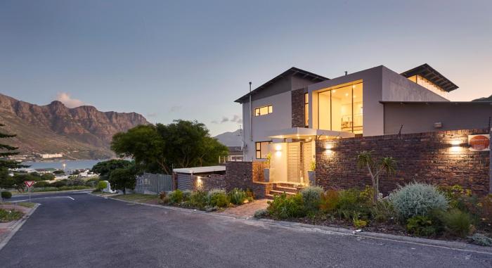 Protea Living Suite - Private Apartment with pool, internet, parking and gym