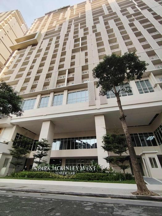 Condo Suite 1 Bedroom McKinley West Taguig City