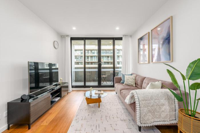 Canberra Central,Modern 2BR Getaway, Parking,ANU