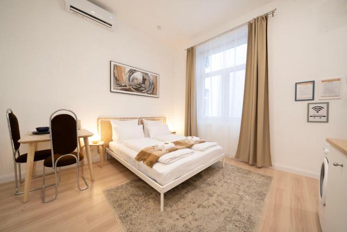 CABAnA I new I AC I URBAN - MOON