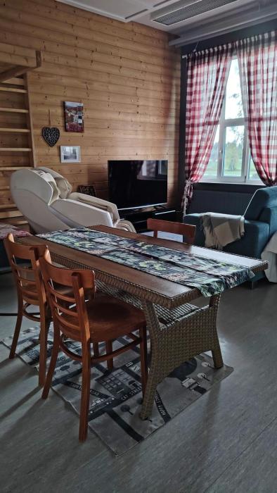 Hirsi koulun jumppasalin yksiö