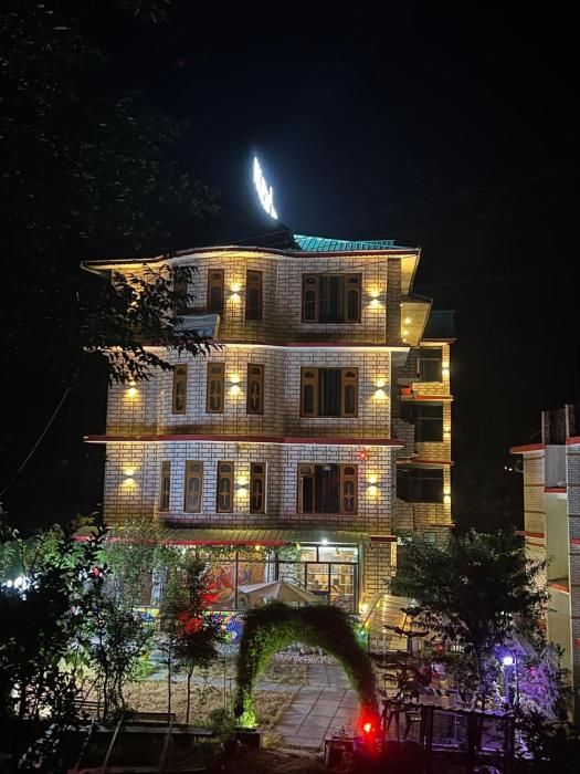 Majestic Mountain Bhaiji Guest House