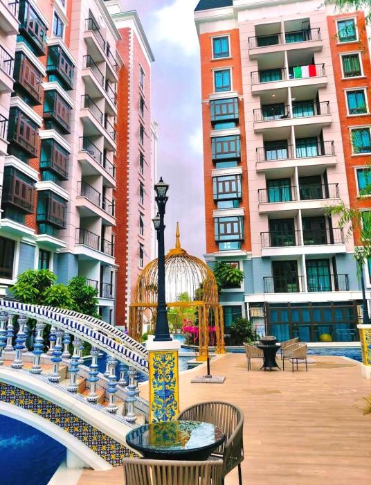 芭提雅中天海滩海景公寓预定 安达鲁西亚风花园公寓 精致泳池健身房公寓酒店预定 日租周租月租灵活