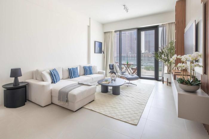 Frank Porter - Canal Front Residence 9A