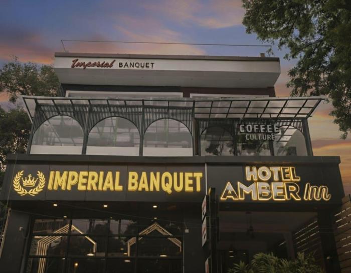Hotel Amber Inn - 800m from Prayagraj Junction