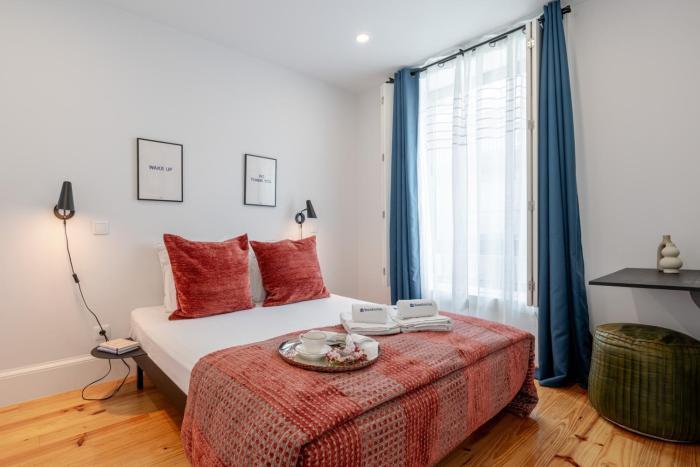 Colorful & Elegant Apartment by HostWise