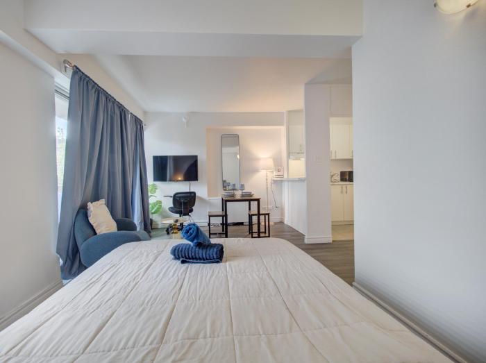 Elegant Studio in DT MTL AC, Wi-Fi
